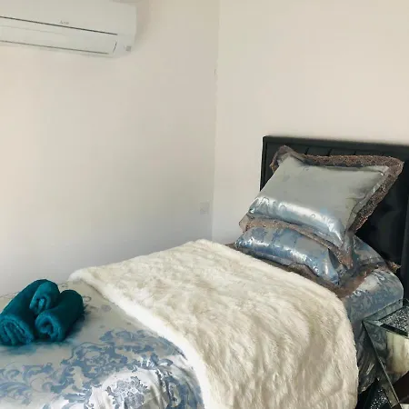 شقة Saint Denis 1 *