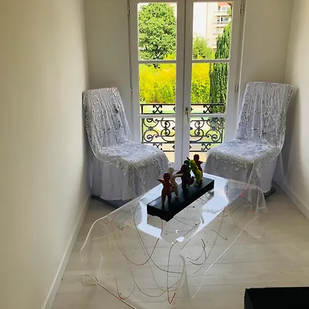 Apartman Saint Denis 1 *