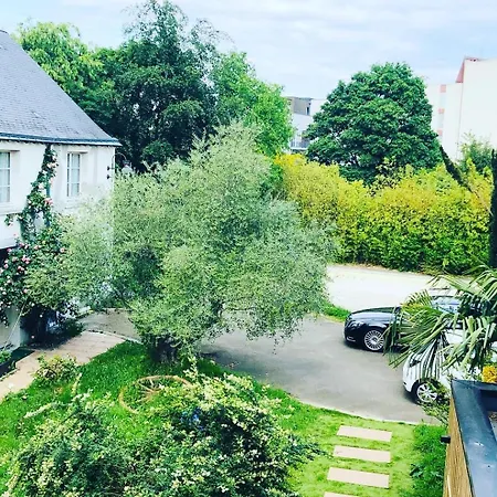 Apartman Saint Denis 1 *
